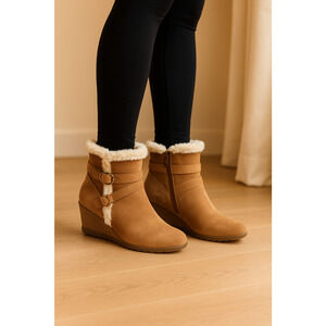 Unisa Beckey Wedge Booties Tan Faux Suede Fur Size 10 Winter Boho Cottagecore